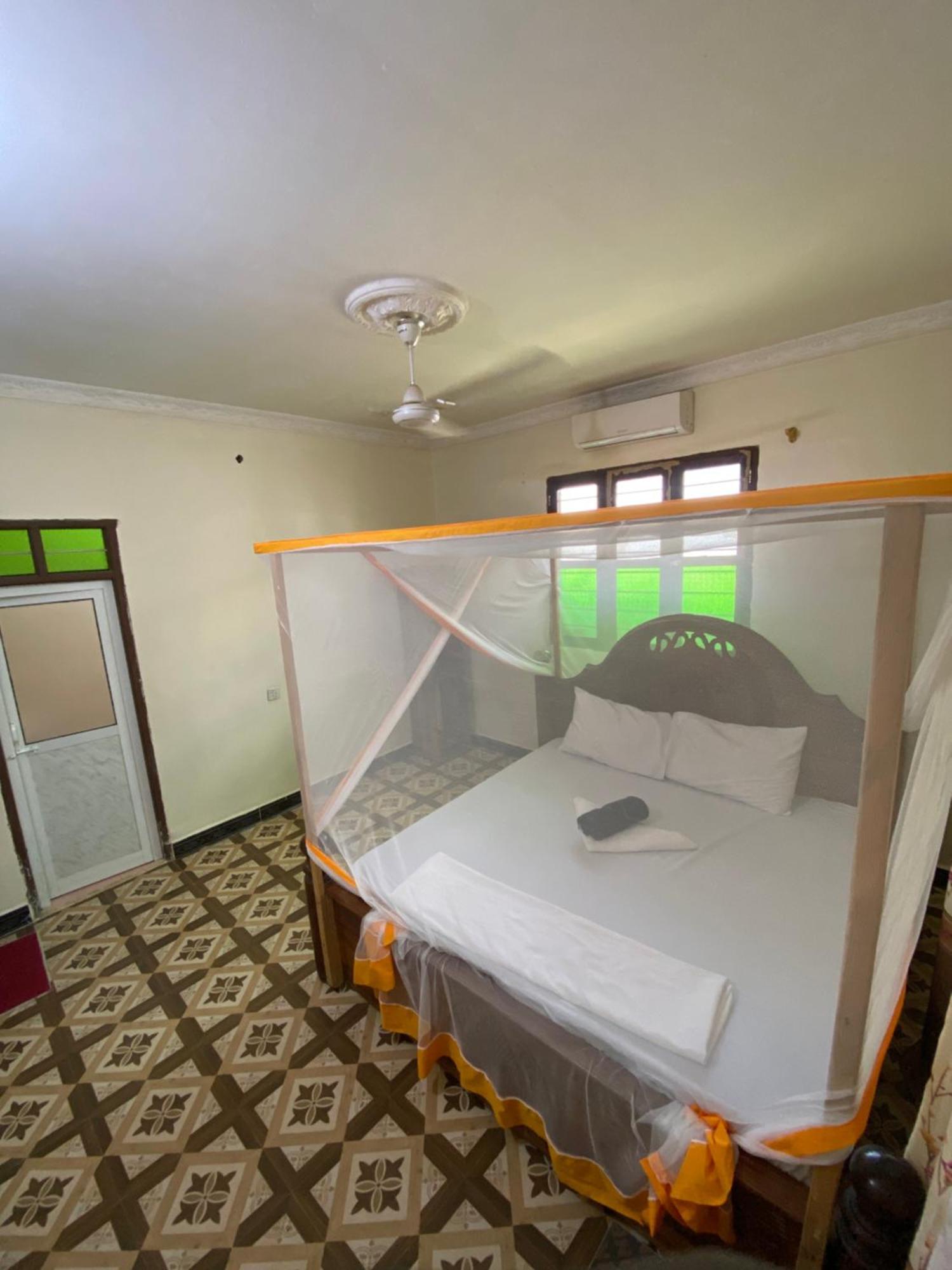 Falcon House Kendwa Bed and Breakfast Εξωτερικό φωτογραφία