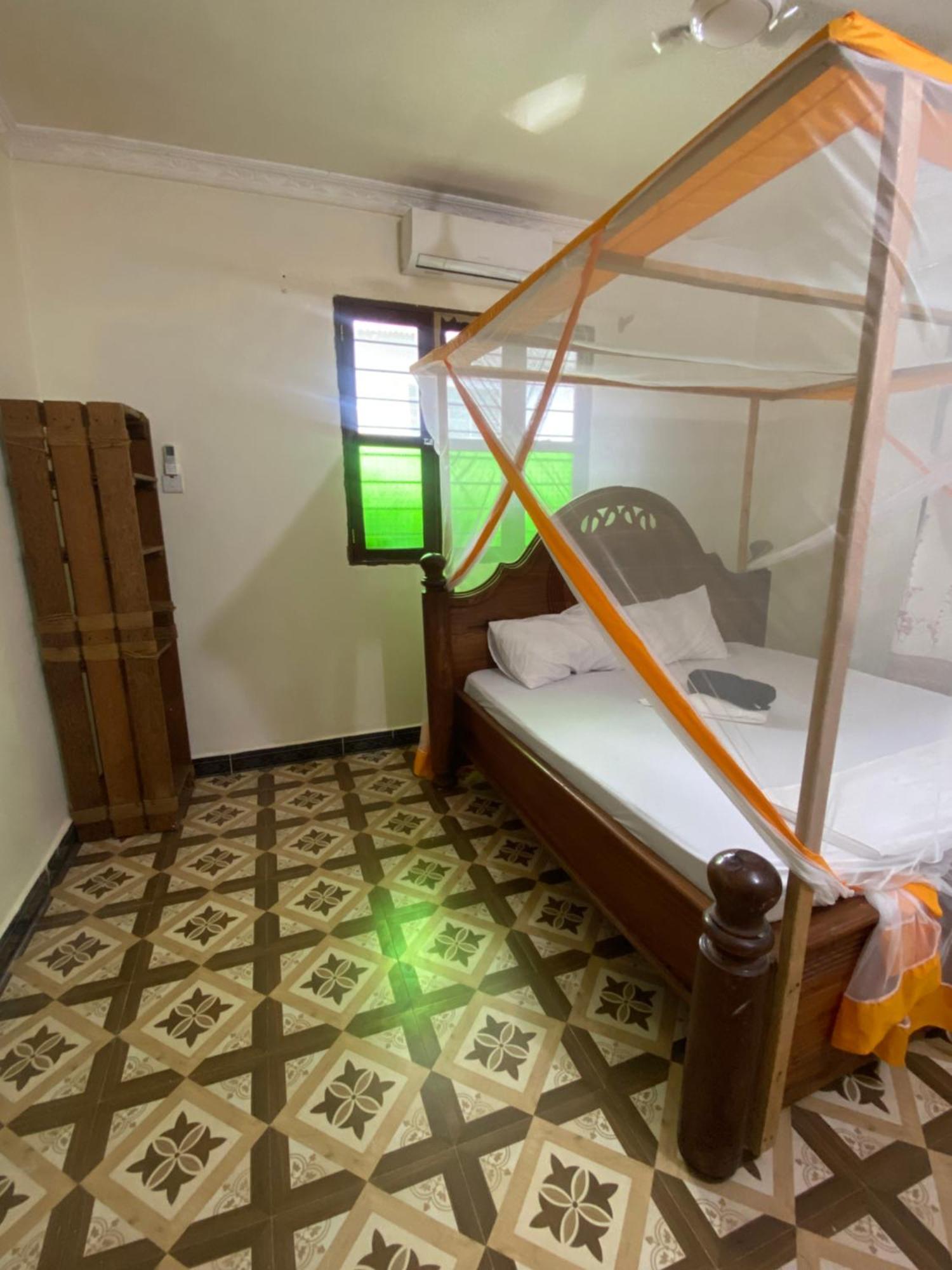 Falcon House Kendwa Bed and Breakfast Εξωτερικό φωτογραφία