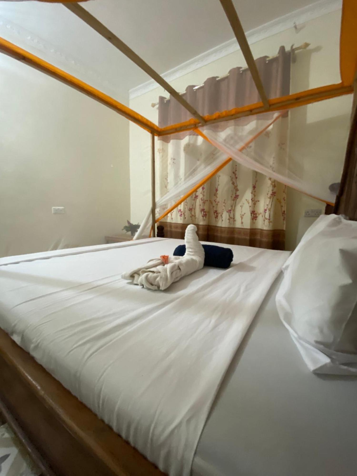 Falcon House Kendwa Bed and Breakfast Εξωτερικό φωτογραφία